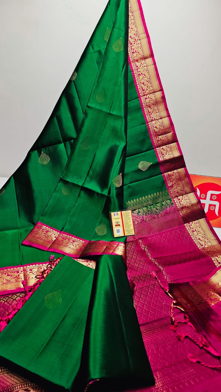 Kanjeevaram Saree in Dark Green with Rani Pink