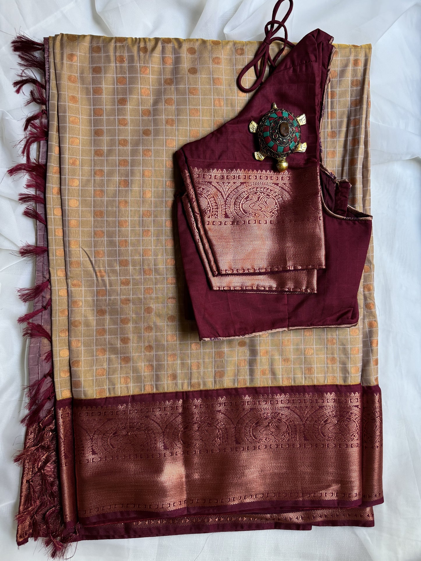 1000 butti saree in Traditional Colors - Beige with Maroon Border