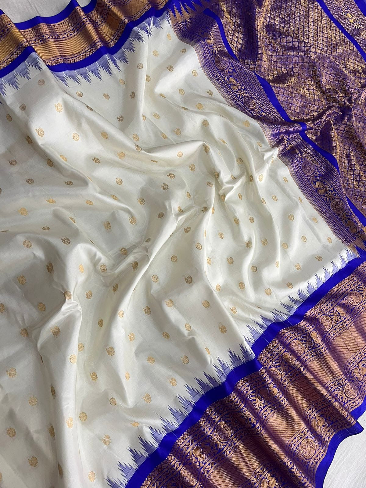 Pure Handloom Gadwal Saree