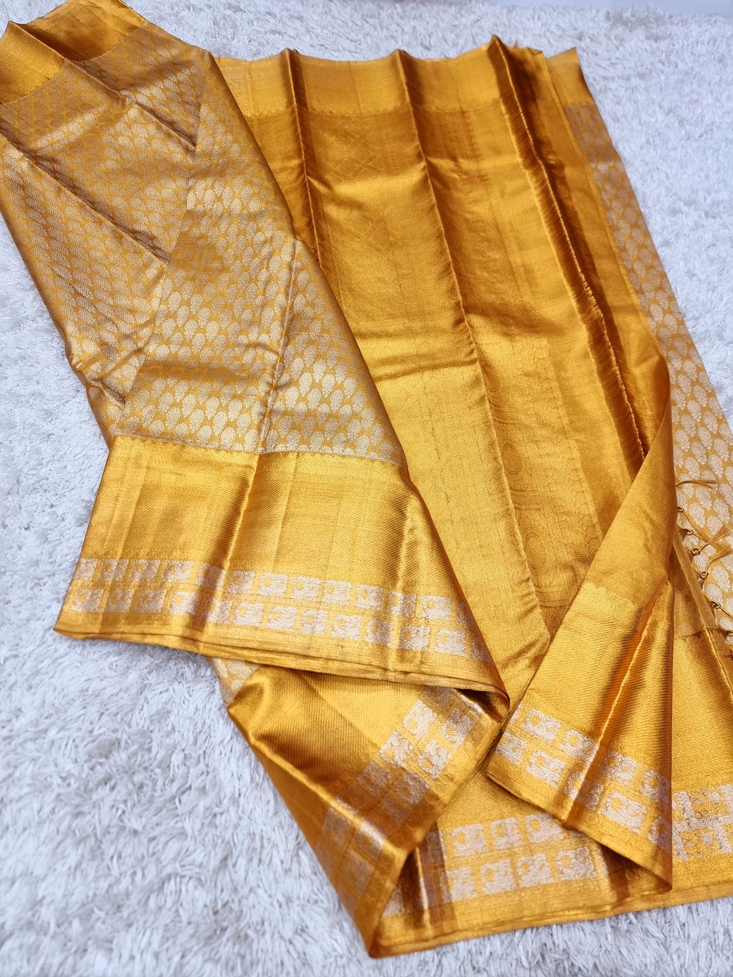 Pure Kanchivaram in Gold Tone