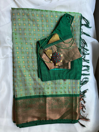 1000 butti saree in Traditional Colors - Green