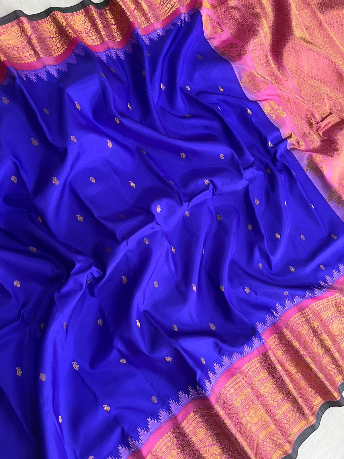 Pure Handloom Gadwal Saree