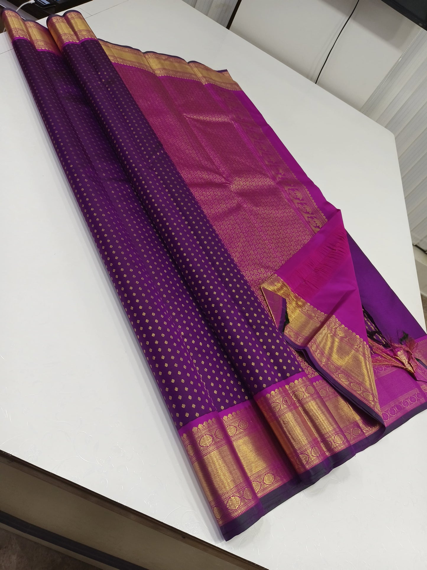 Traditional kanchi Saree with Butta Allover 2g Zari