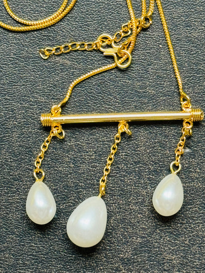 3 Pearl Droplets Necklace